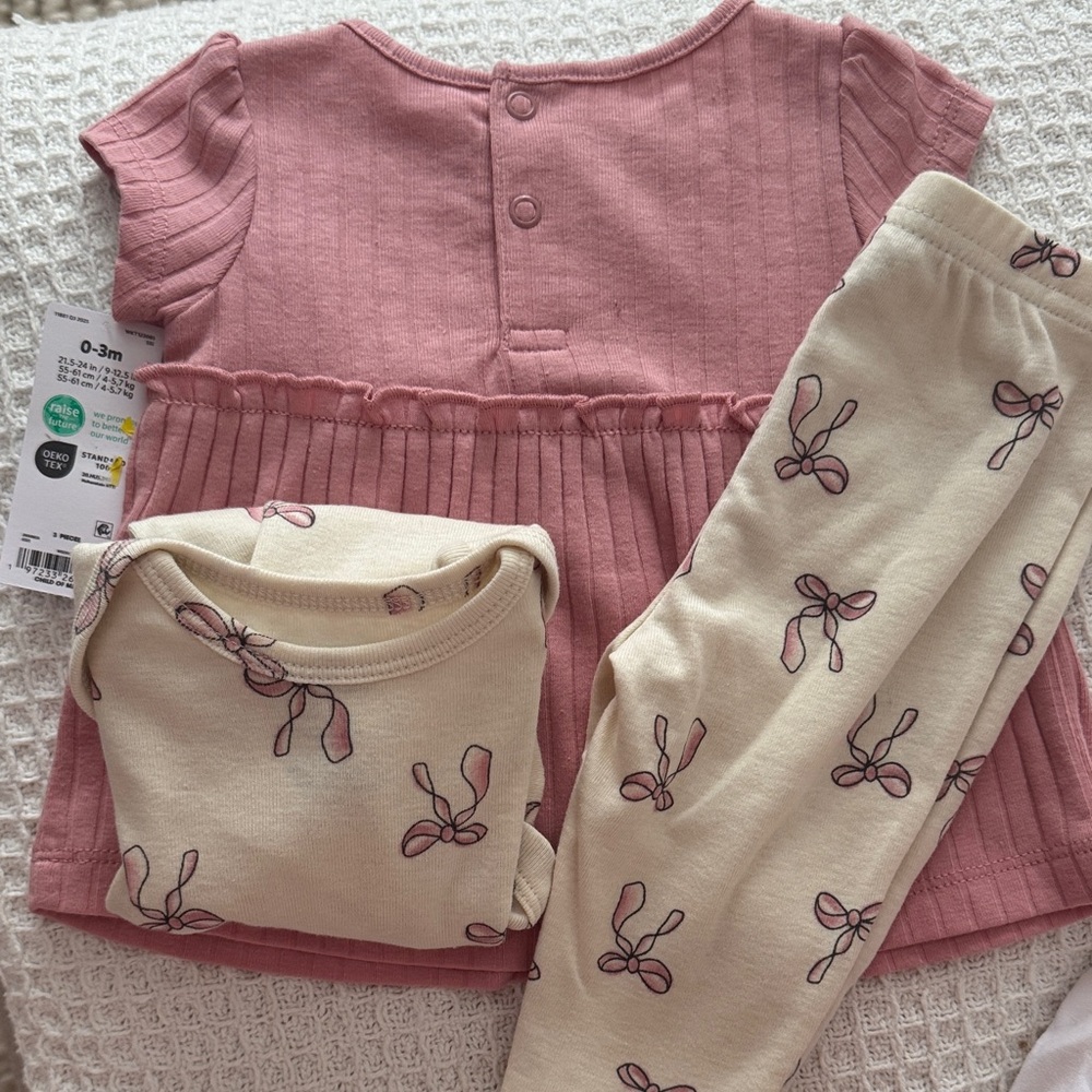 Carter's Pink and Cream Kids Matching Set, 0-3m, new with tags, never used